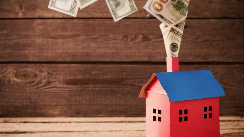 Selling a House on the Market vs. Cash Offer: Which Is the Quicker Option?
